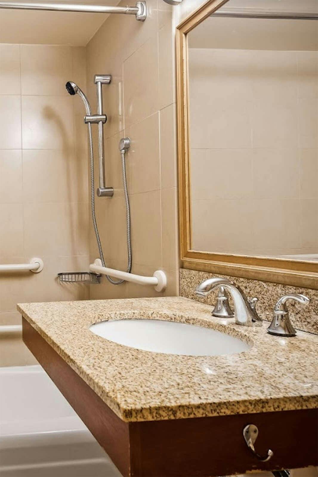 Hotel Airport Honolulu Trademark photo 5