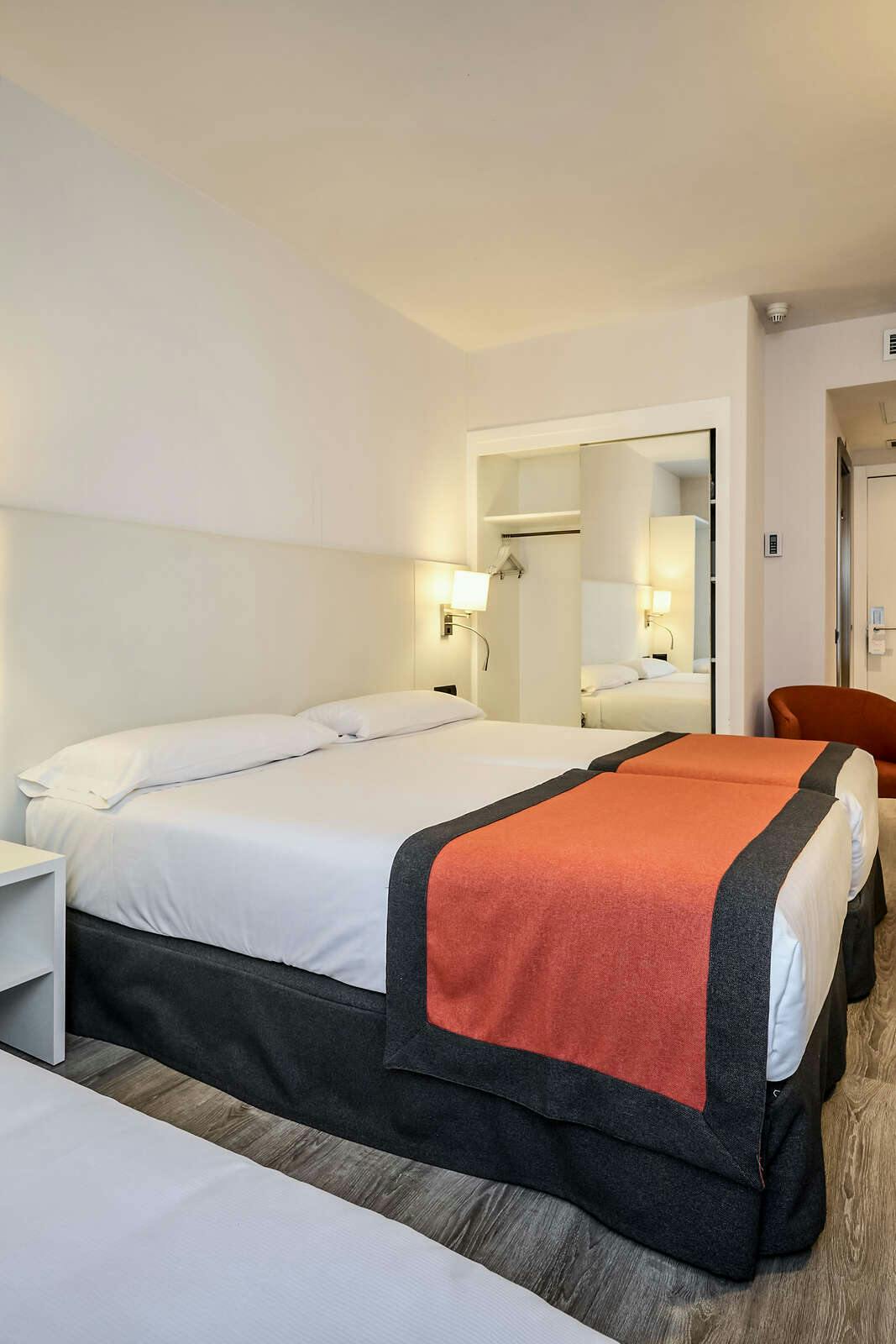 Hotel Catalonia Bristol photo 1