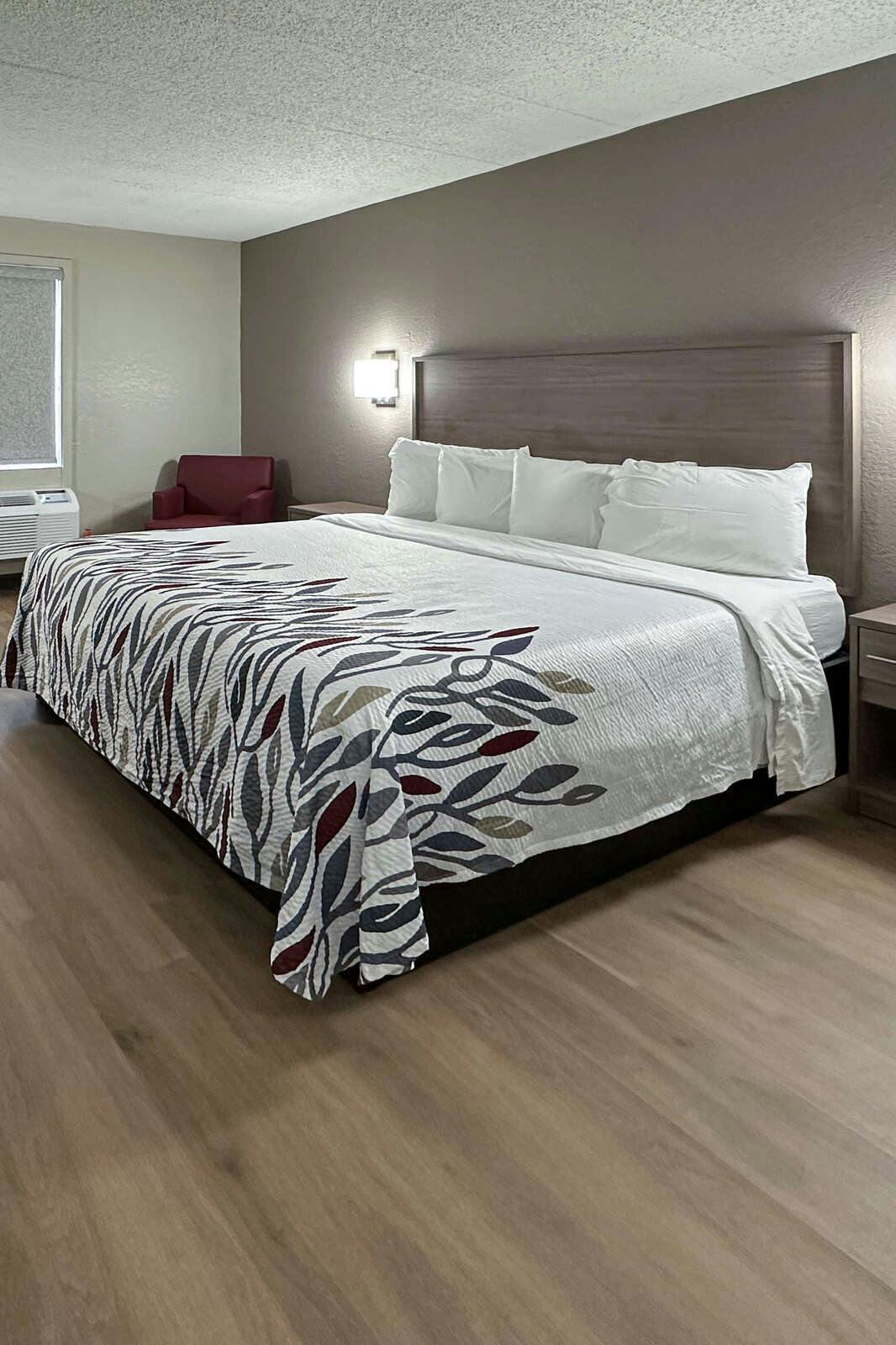 Hotel Red Roof Inn Richmond, VA - W Broad St photo 1