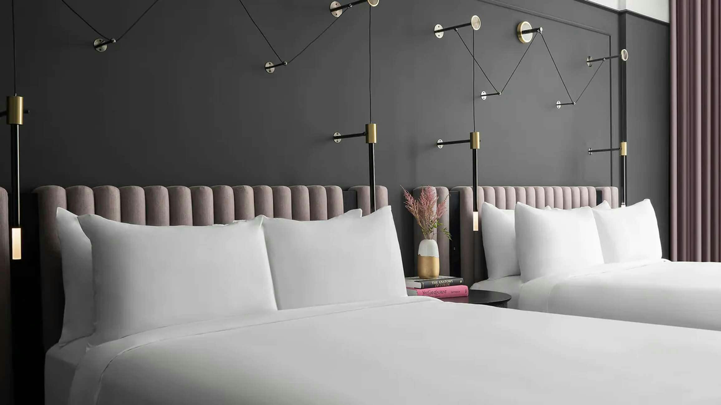 Hotel Renaissance Milwaukee West Hotel photo 1