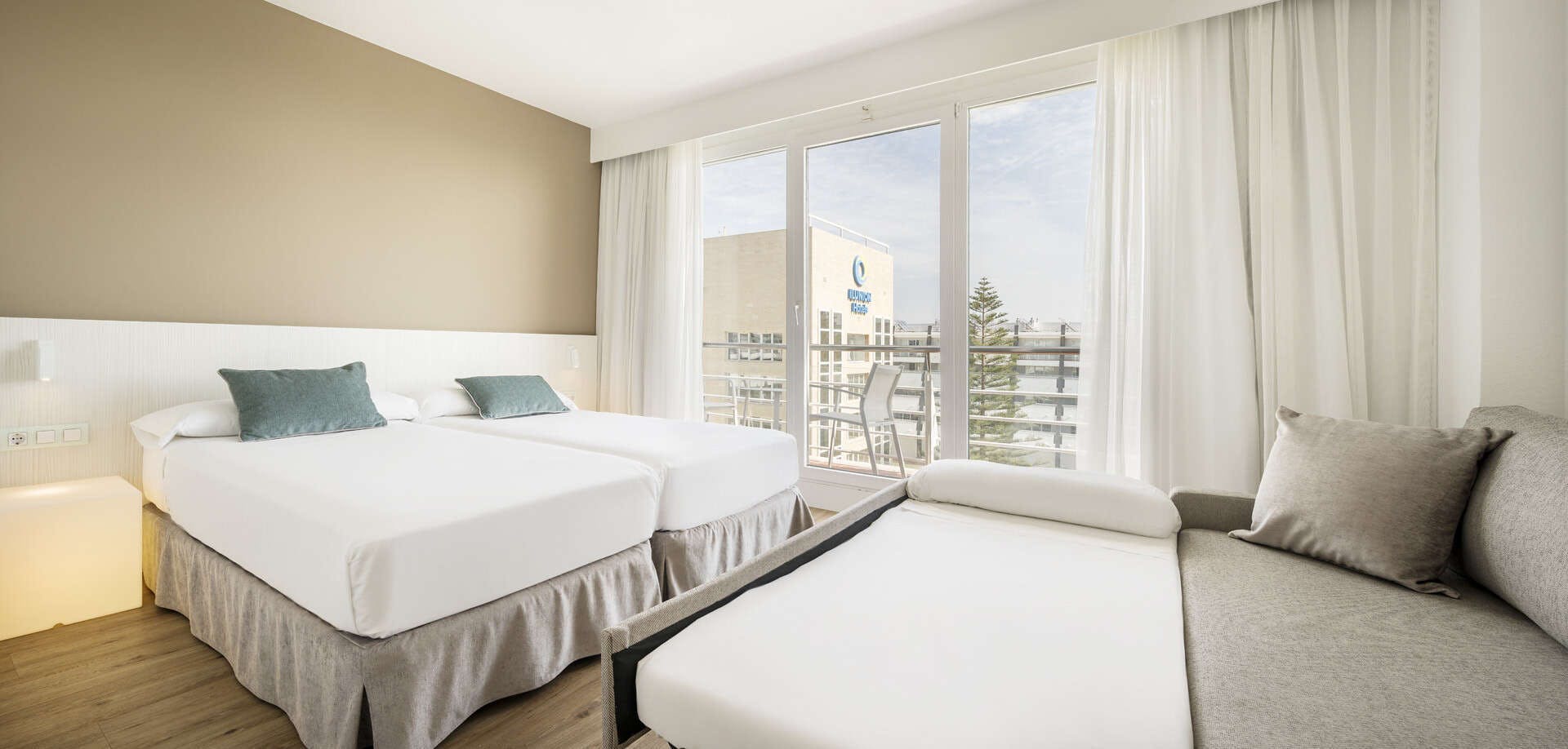 Hotel Hotel ILUNION Islantilla photo 3