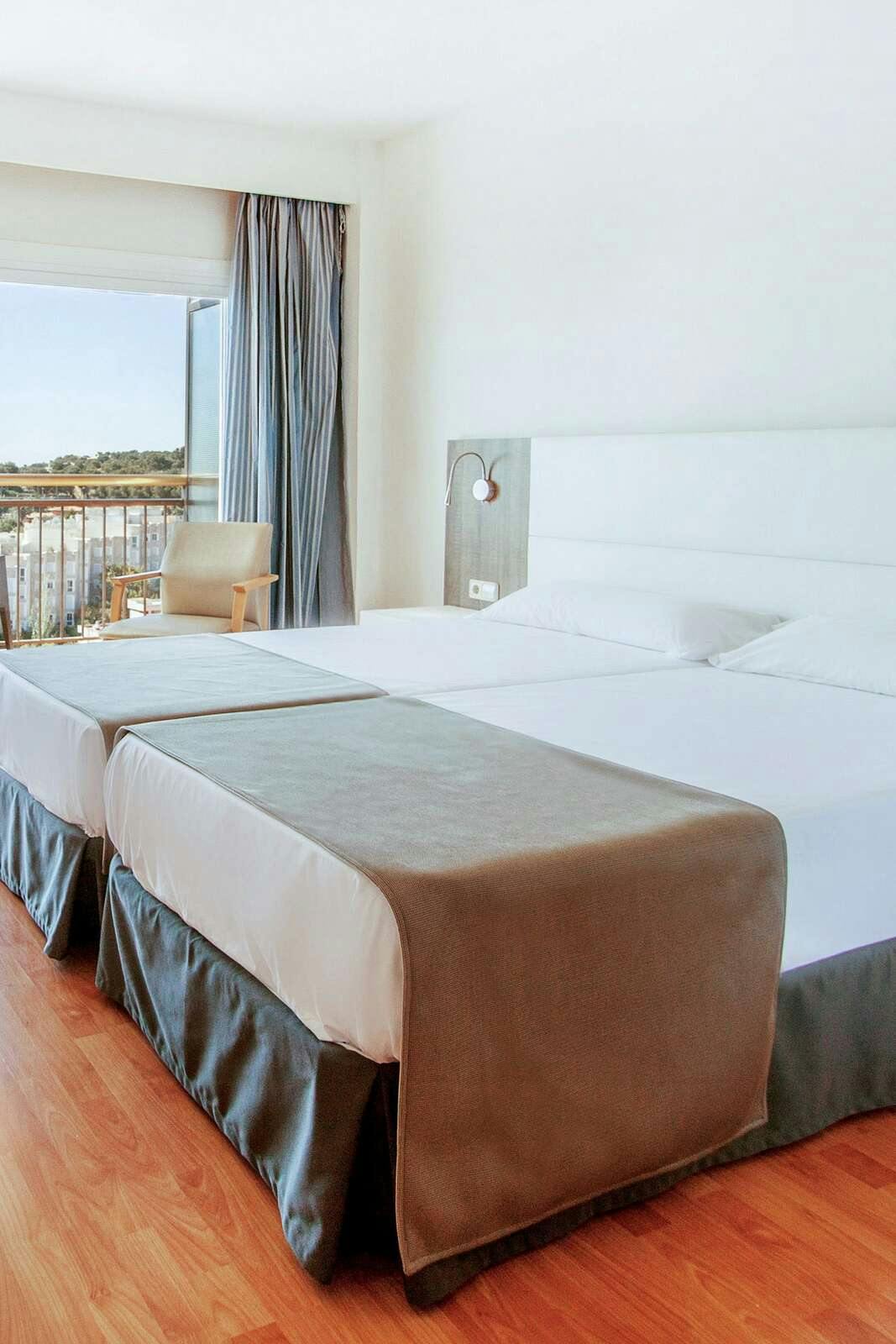 Hotel SENTIDO Cala Viñas - Adults Only photo 1