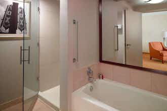 Hotel Marriott Atlanta Midtown Suites photo 4