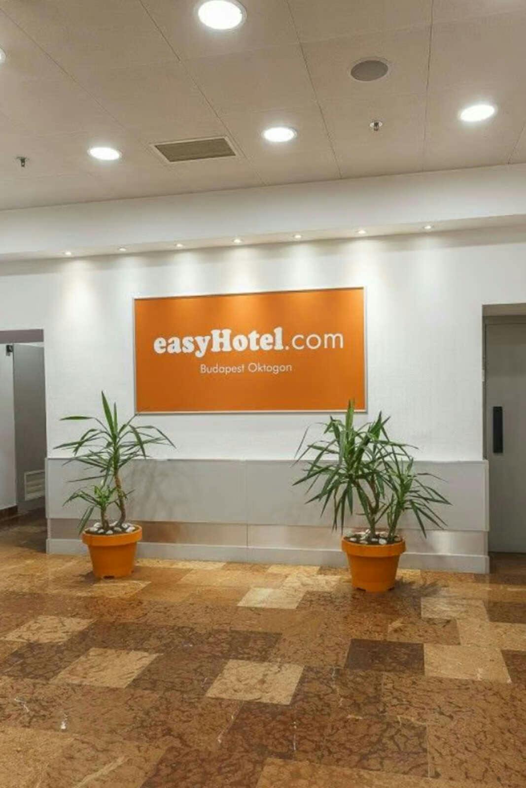 Hotel easyHotel Budapest Oktogon photo 1