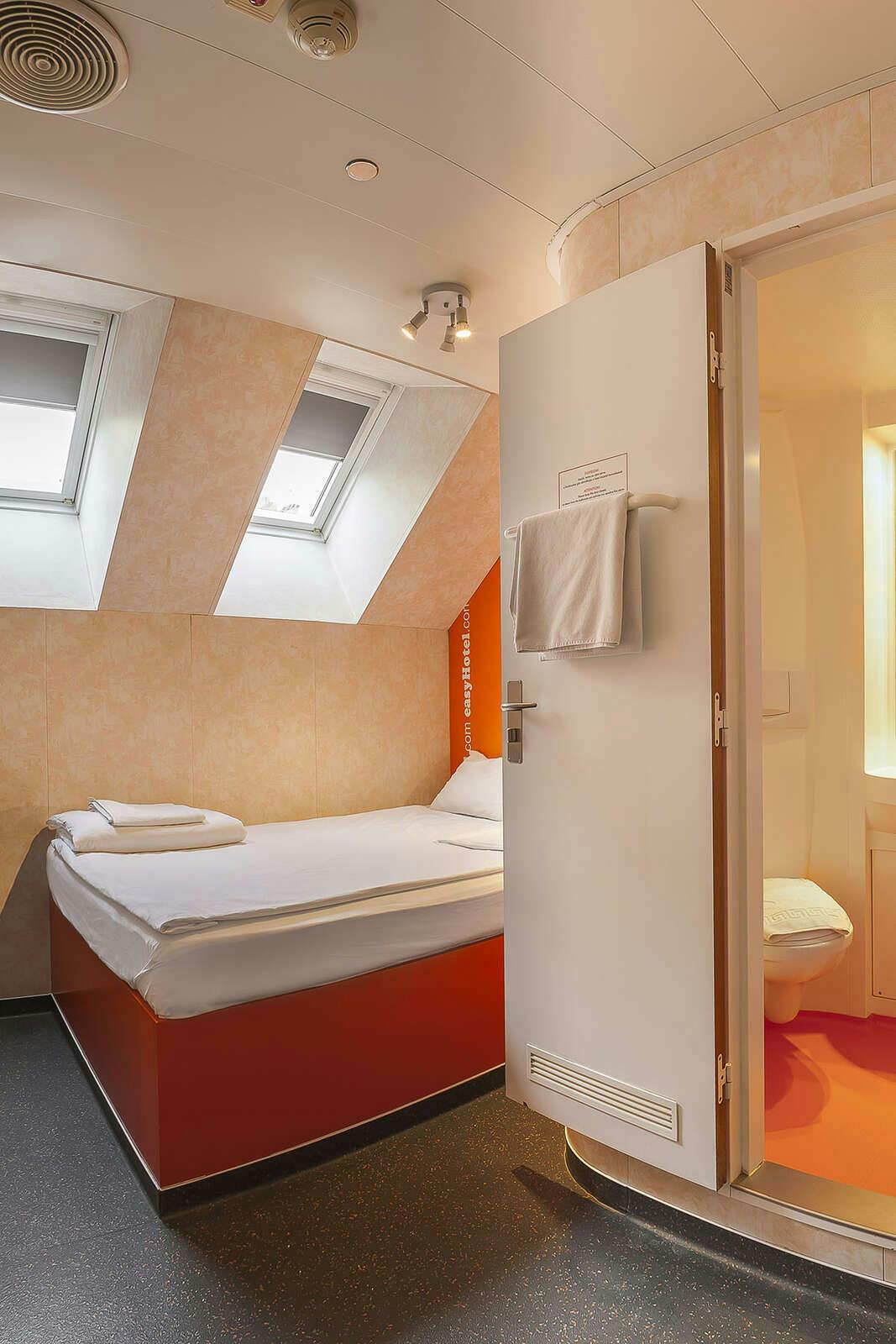 Hotel easyHotel Budapest Oktogon photo 4