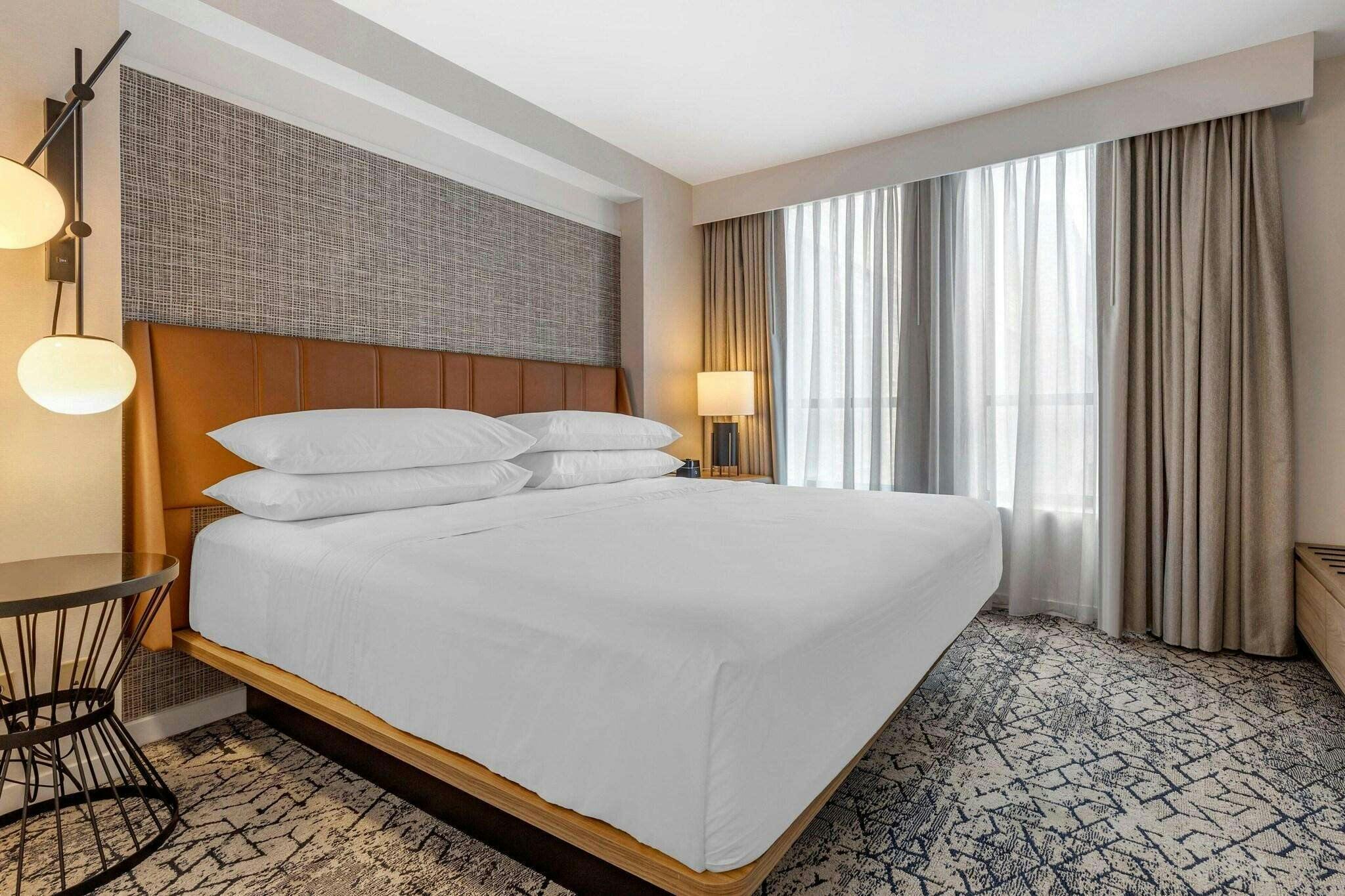 Hotel Sheraton Suites Old Town Alexandria photo 1