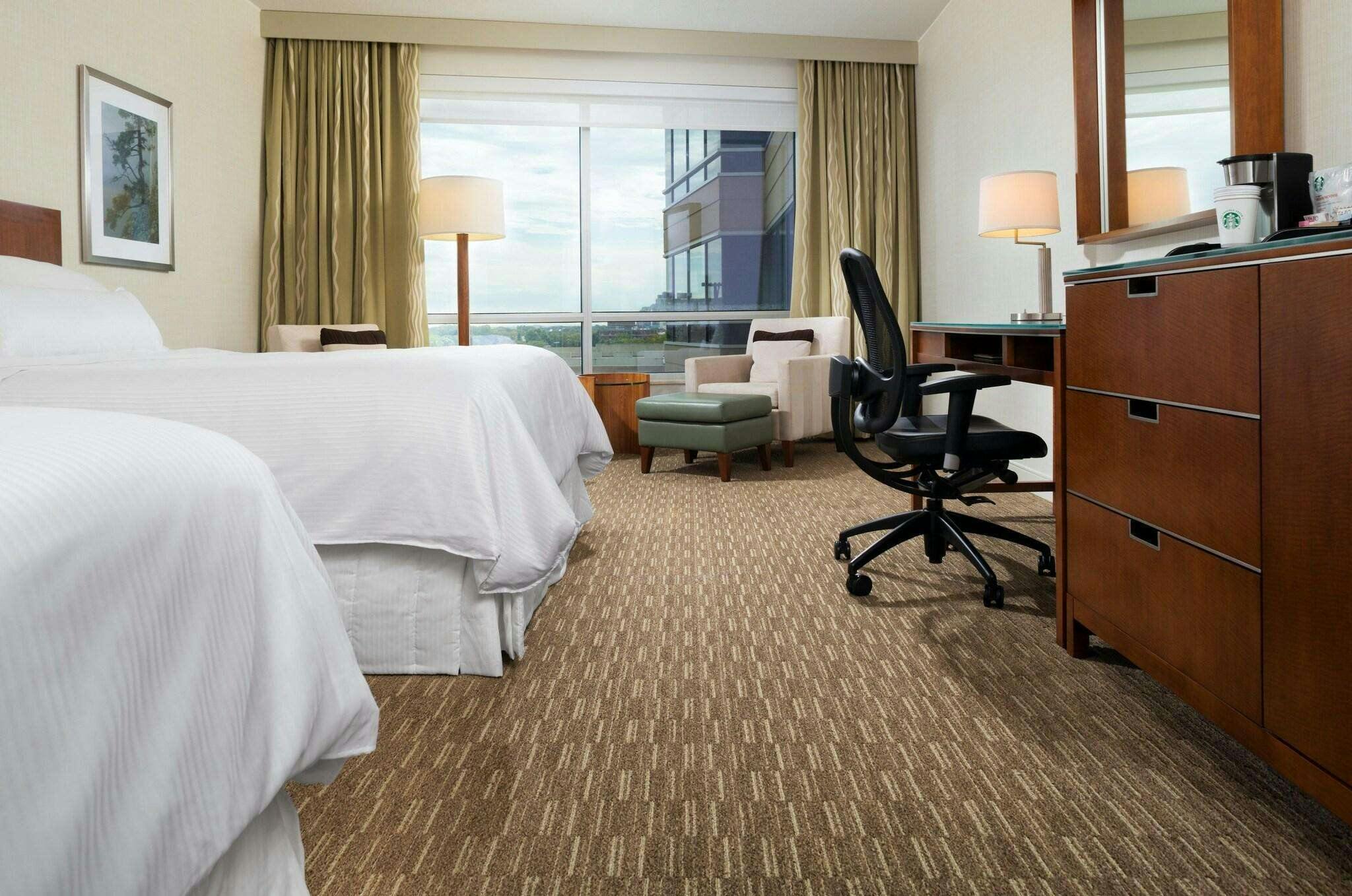 Hotel The Westin Edina Galleria photo 2