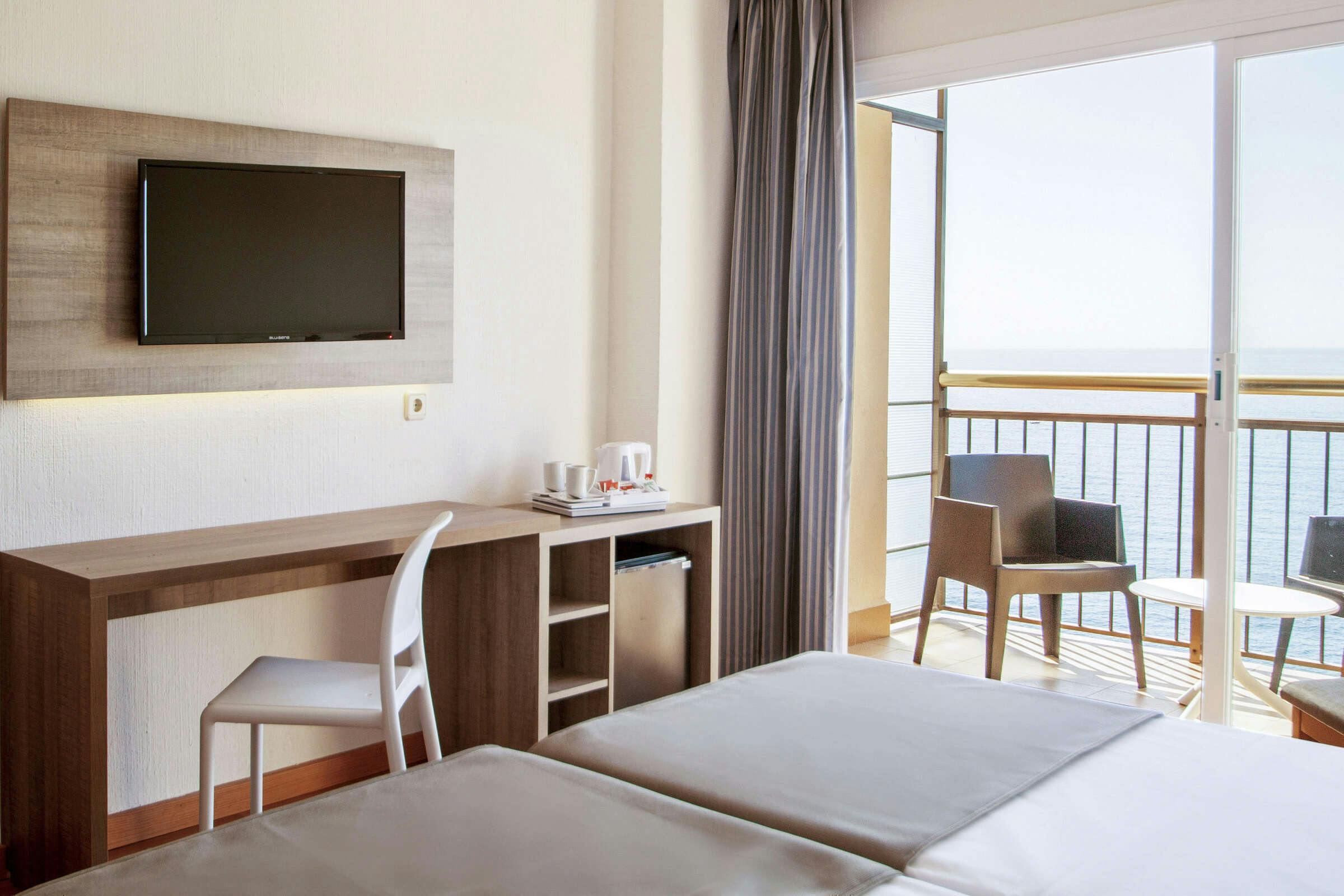 Hotel SENTIDO Cala Viñas - Adults Only photo 2