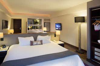 Hotel Las Suites photo 2