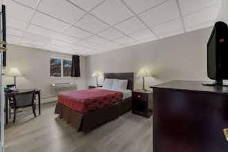 Hotel Baymont Iron Mountain photo 1