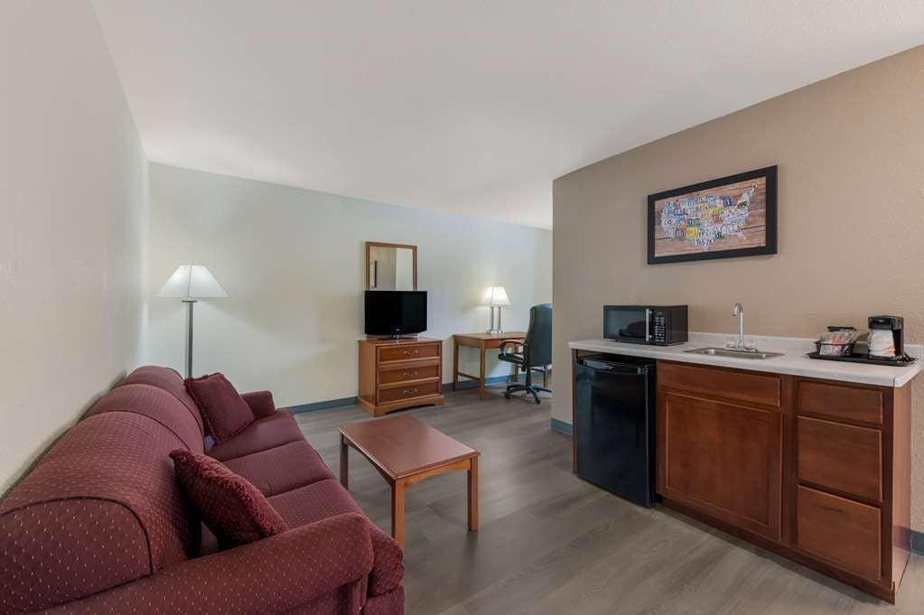 Hotel Baymont Iron Mountain photo 3