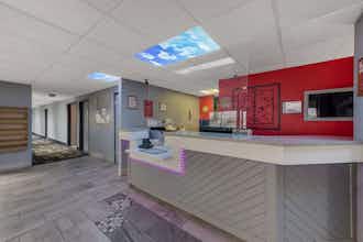 Hotel Baymont Iron Mountain photo 4