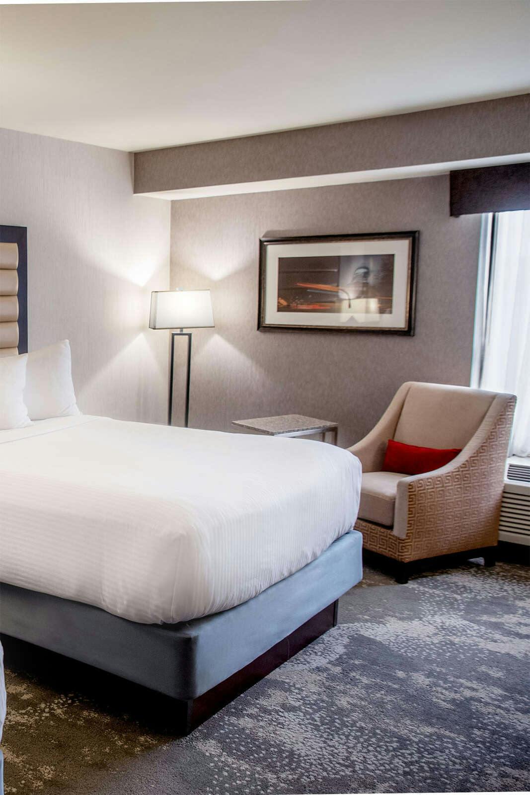 Hotel Madison Concourse Hotel and Governor's Club photo 2