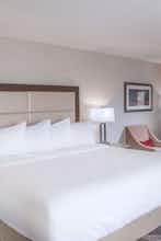 Hotel Madison Concourse Hotel and Governor's Club photo 1