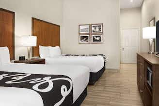 Hotel La Quinta Inn Ste Brwnsville N photo 4