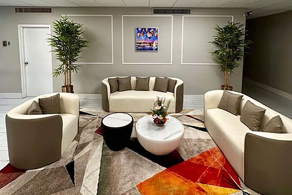 Hotel Baymont by Wyndham Deming photo 4