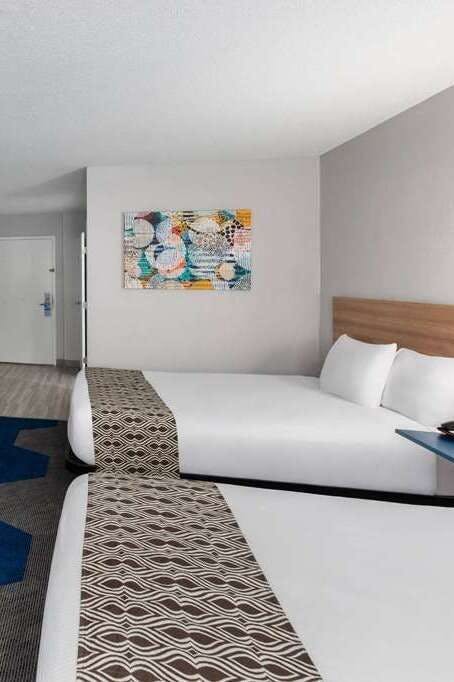 Hotel Microtel Inn & Suites by Wyndham Bowling Green photo 5