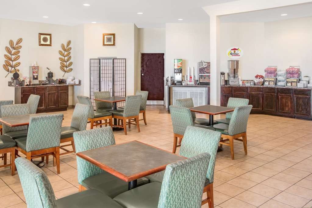 Hotel Super 8 by Wyndham Biloxi photo 5