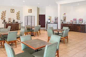 Hotel Super 8 Biloxi at the Beach photo 5