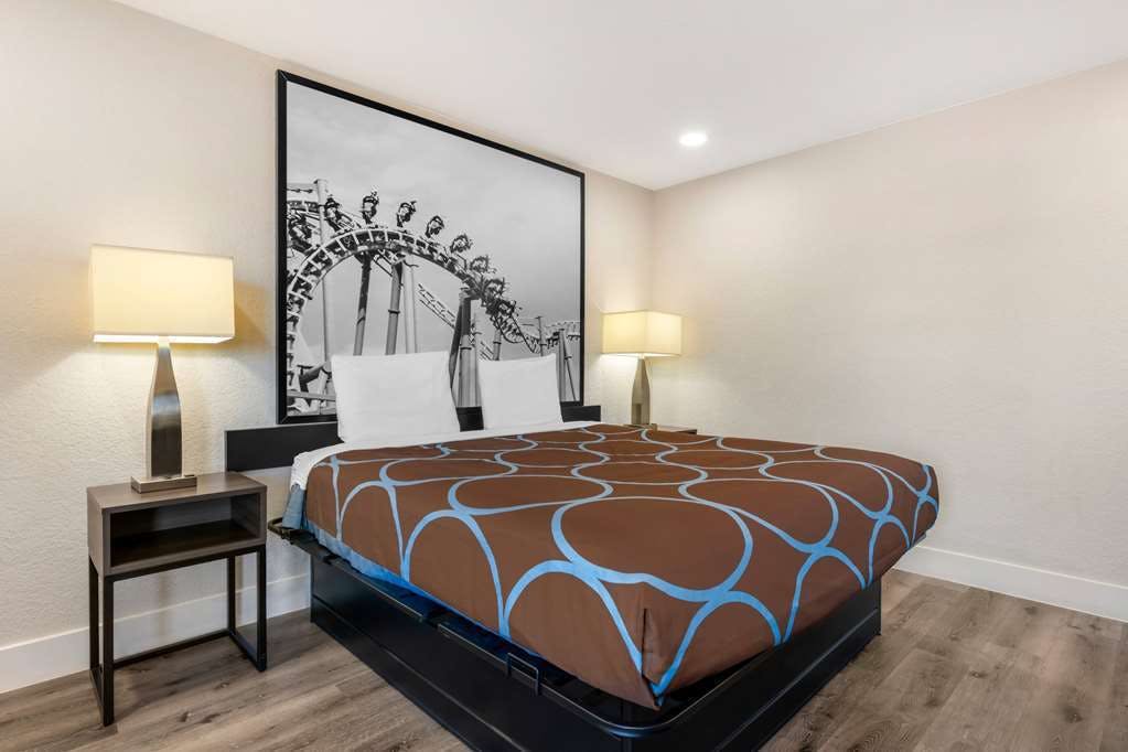 Hotel Super 8 by Wyndham Orlando Near Florida Mall photo 2