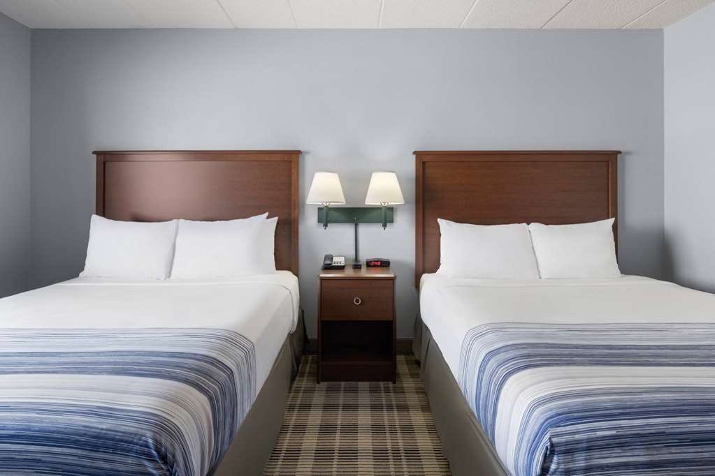 Hotel AmericInn by Wyndham Stuart photo 4