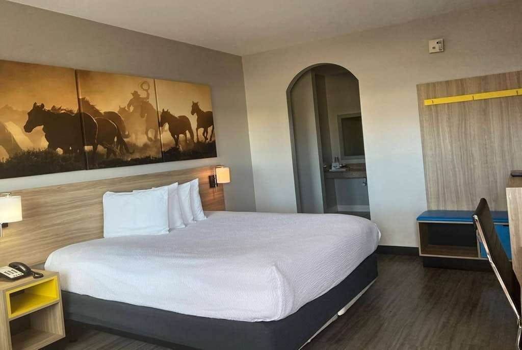 Hotel Days Inn by Wyndham Humble/Houston Intercontinental Airport photo 2