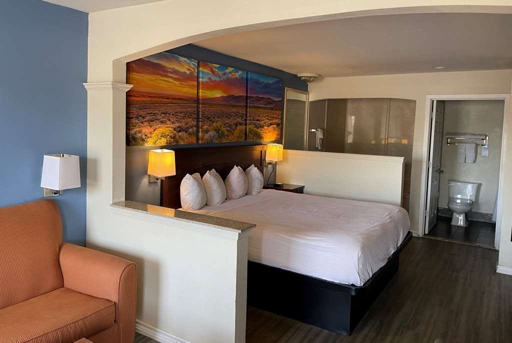 Hotel Days Inn by Wyndham Nacogdoches/SFA University/Downtown photo 1