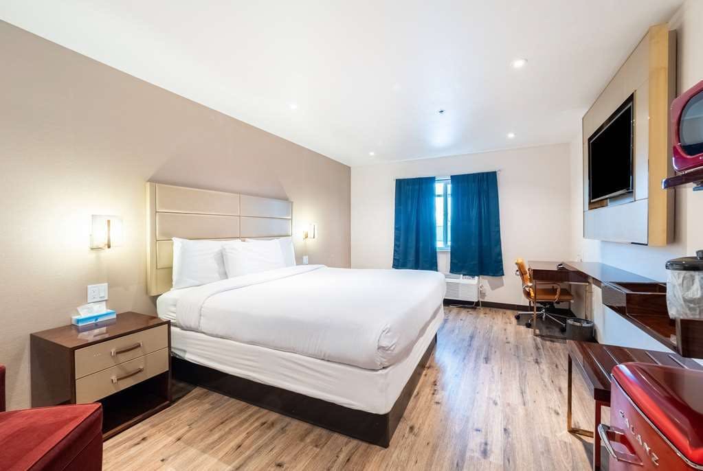 Hotel Baymont Inn Suites Anderson photo 1