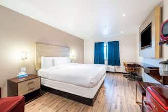 Hotel Baymont Inn Suites Anderson photo 1