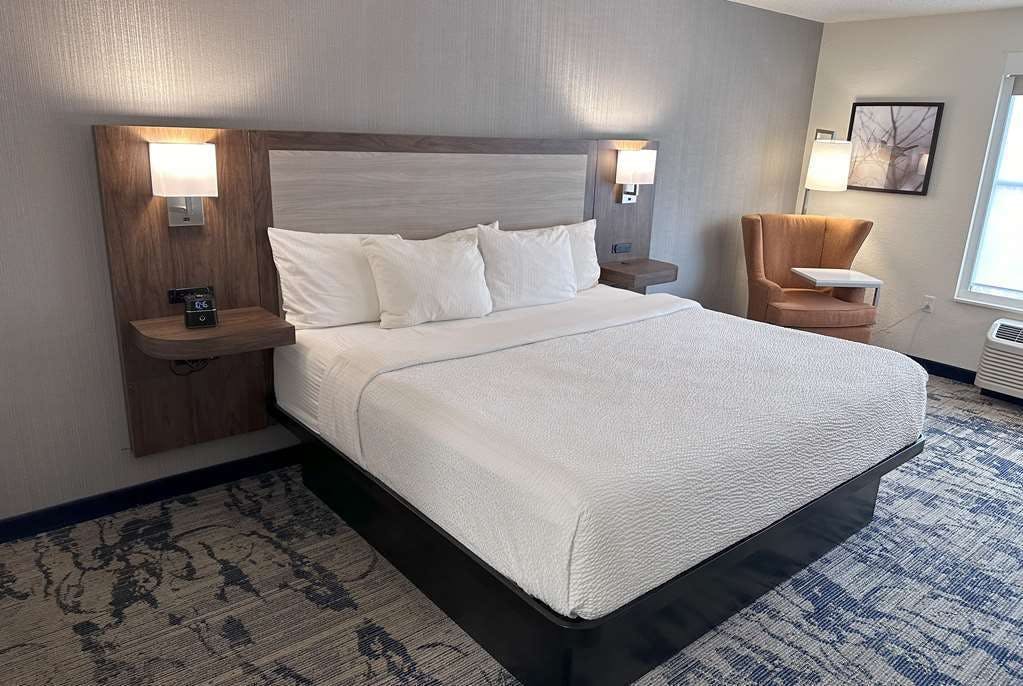 Hotel La Quinta Inn & Suites by Wyndham Milwaukee SW New Berlin photo 4