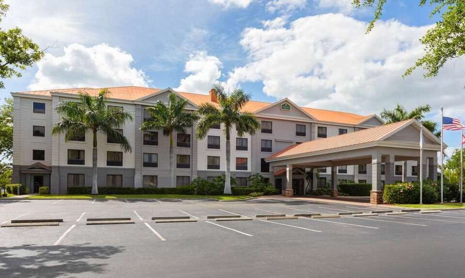 La Quinta Inn & Suites by Wyndham Bonita Springs Naples N.