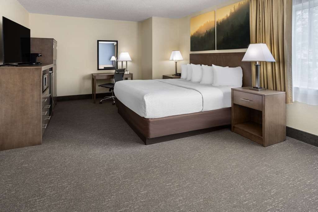 Hotel Days Inn Penn State photo 2