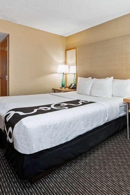 Hotel La Quinta Inn & Suites by Wyndham West Palm Beach Airport photo 1