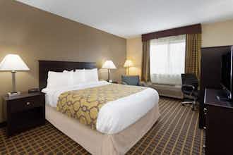Hotel Baymont Harvard, IL photo 2
