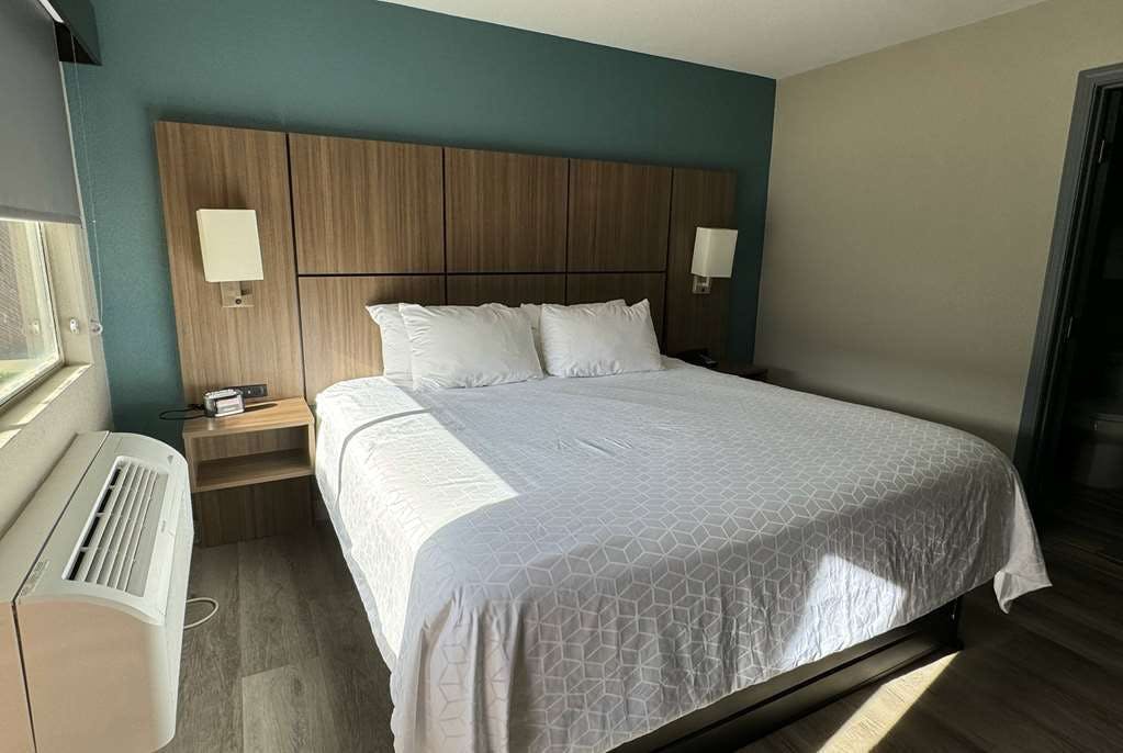 Hotel Baymont by Wyndham Coalinga photo 2