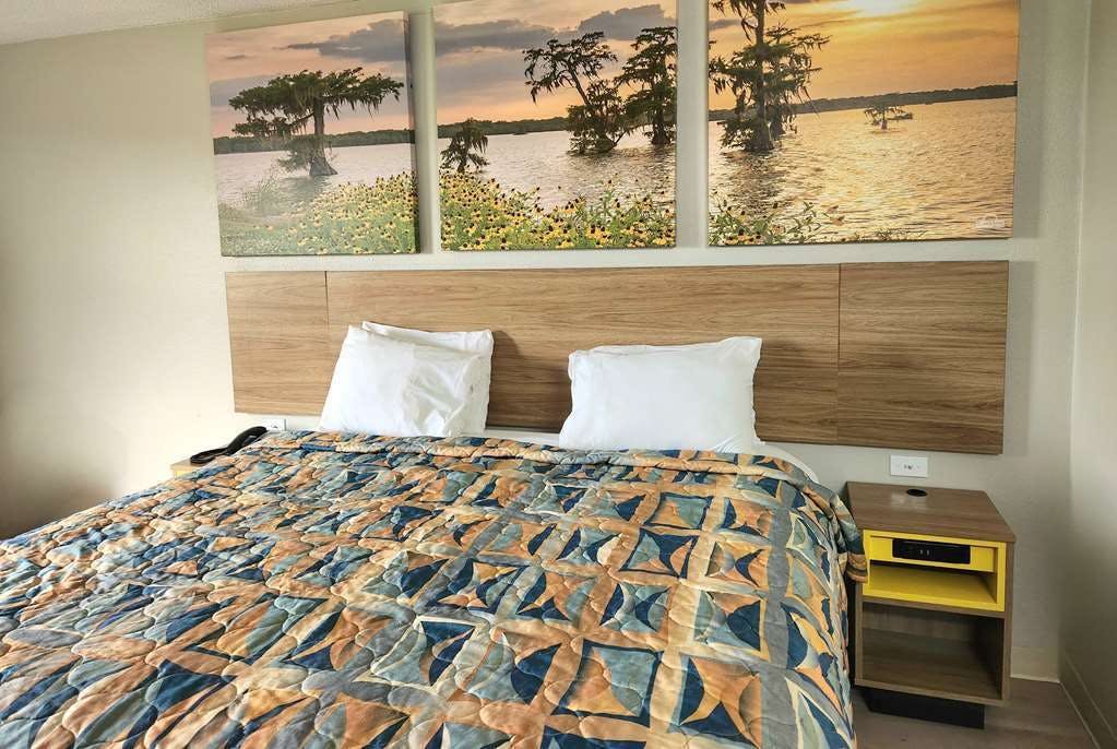 Hotel Days Inn by Wyndham Lafayette Scott photo 1