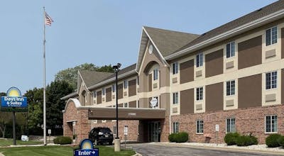 Days Inn & Suites by Wyndham Green Bay WI.