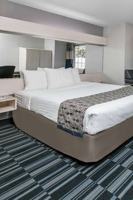 Hotel Microtel Inn & Suites by Wyndham Scott Lafayette photo 2