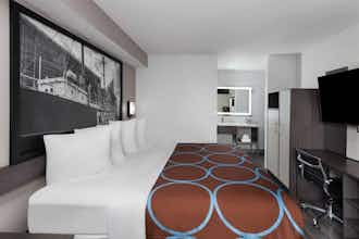Hotel SE Baltimore NW photo 3
