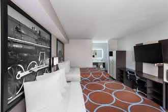Hotel SE Baltimore NW photo 5