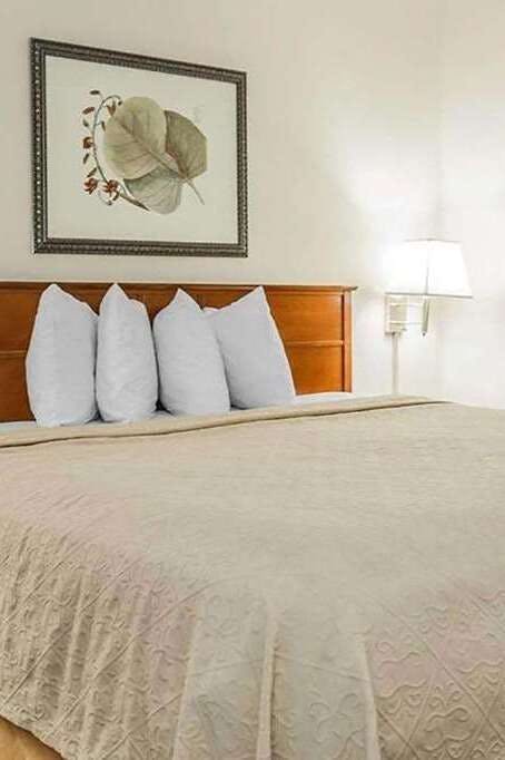 Hotel Baymont Indianapolis EastX photo 1