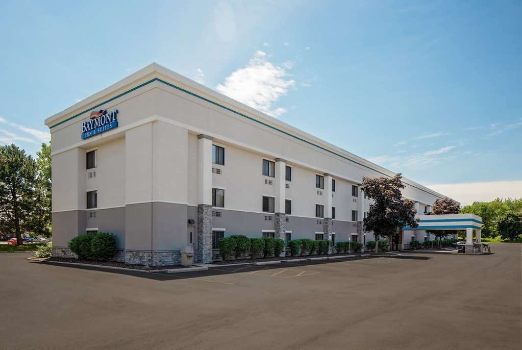 Baymont IS Detroit/Romulus