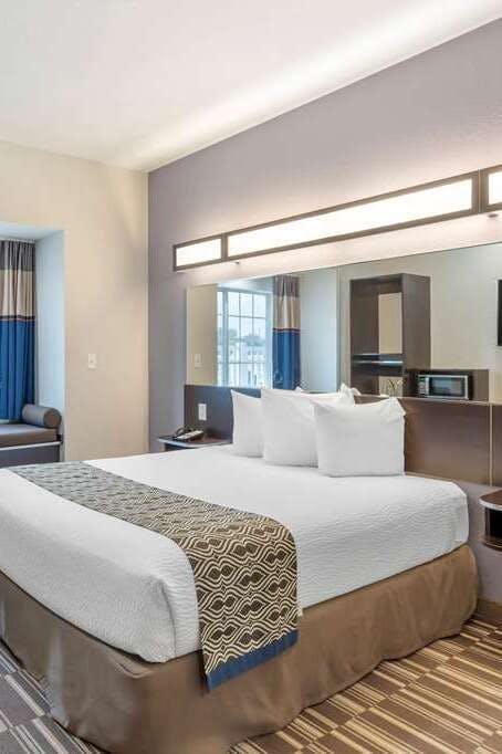 Hotel Microtel Inn & Suites by Wyndham Brooksville photo 3