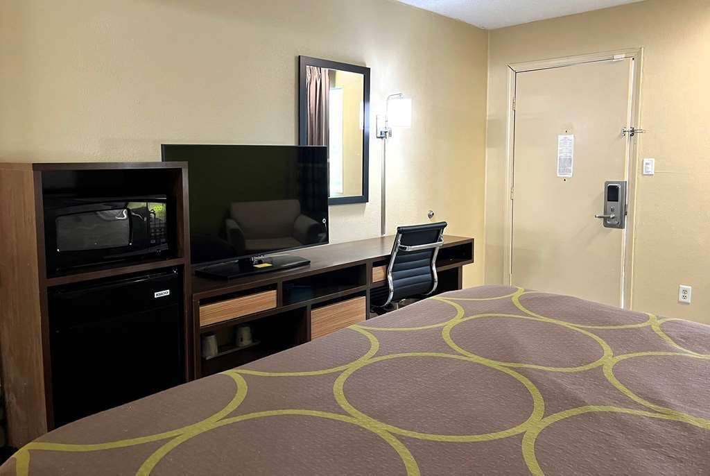 Hotel Super Lafayette / Purdue Area photo 5