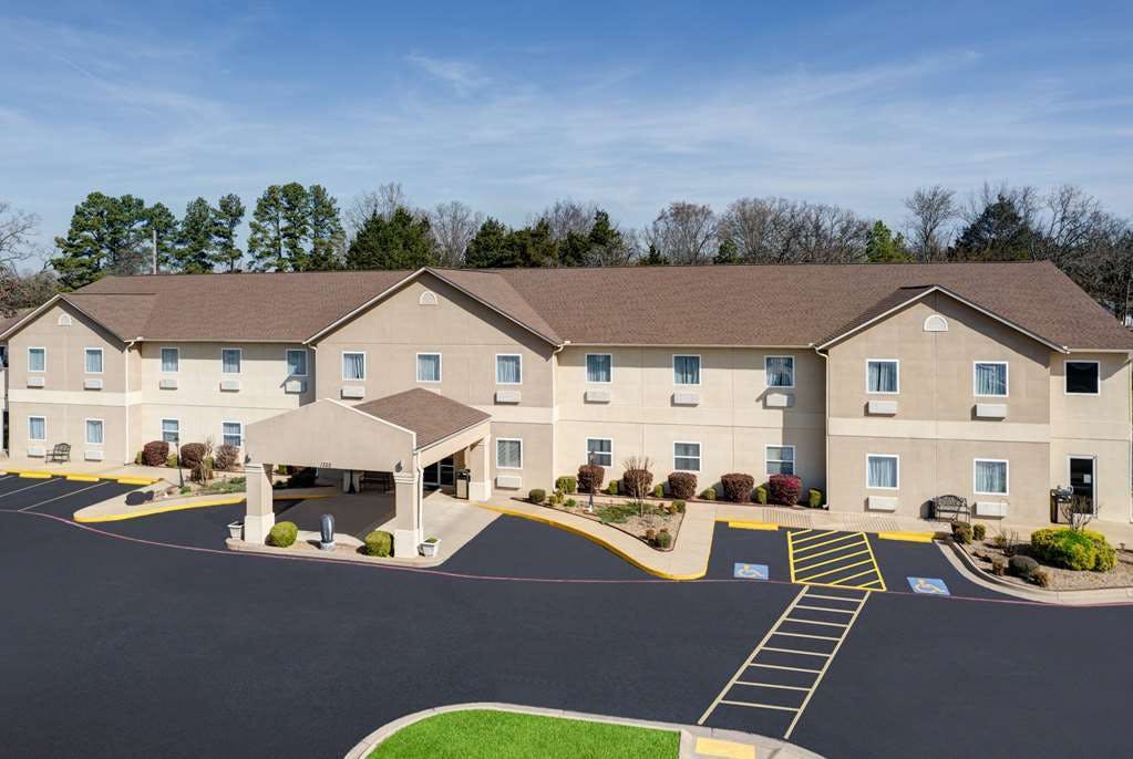Days Inn and Suites - Cabot