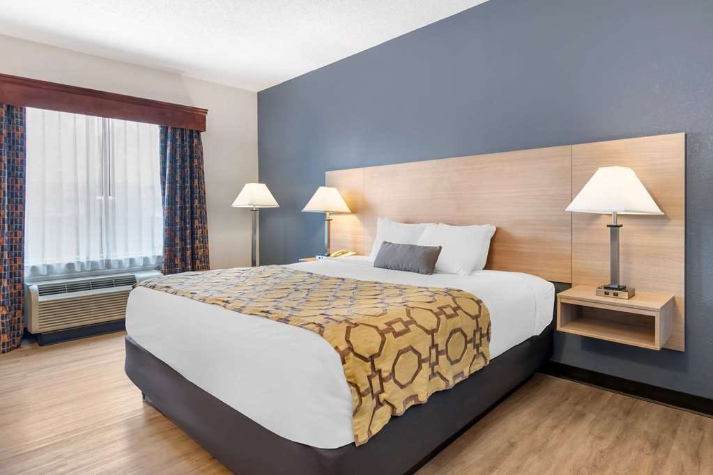 Hotel Baymont by Wyndham Kennesaw photo 2