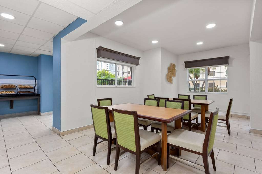 Hotel Baymont by Wyndham Orlando/International Dr/Universal Blvd photo 5