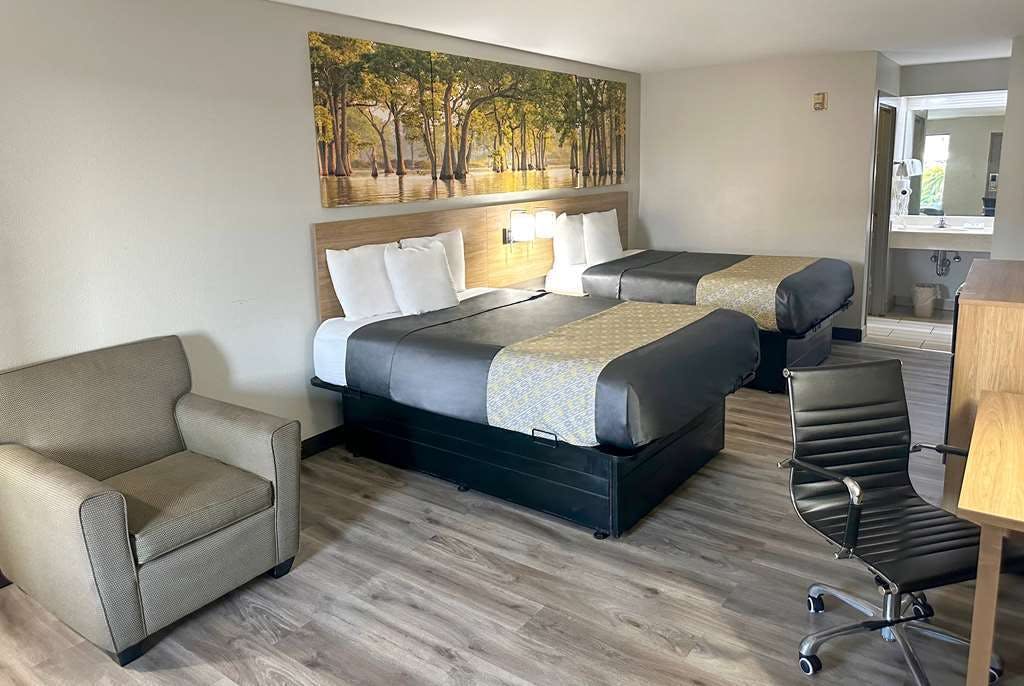Hotel Days Inn & Suites by Wyndham Opelousas photo 1
