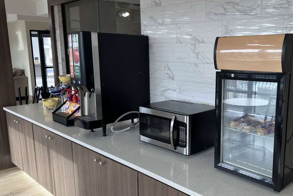 Hotel Days Inn & Suites by Wyndham Opelousas photo 5