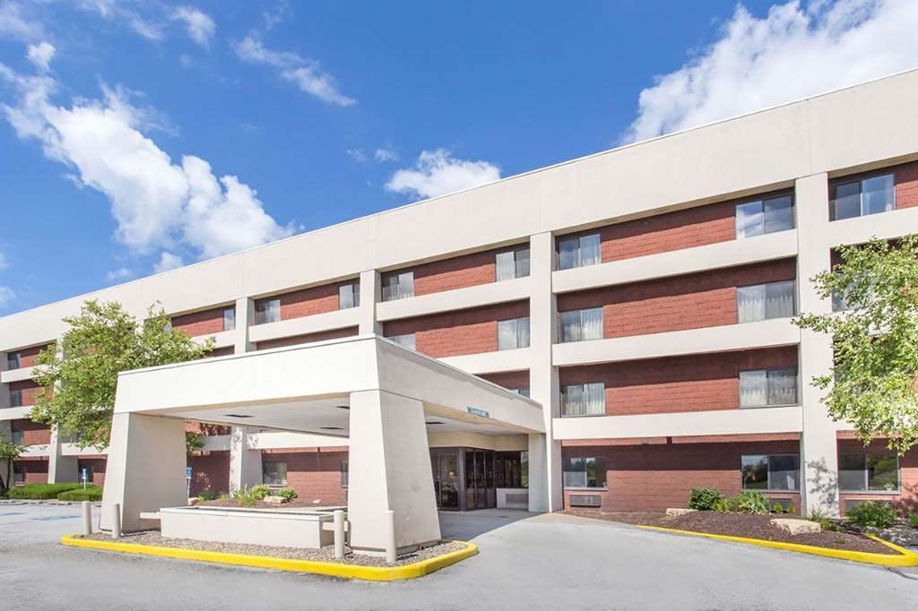 Baymont I S Davenport